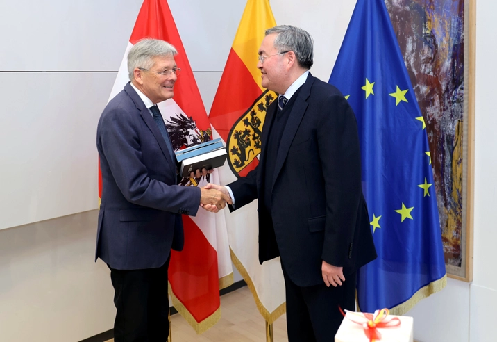 Revolution im Justizvollzug: Chatbots und KI-Assistenten modernisieren den Haftalltag