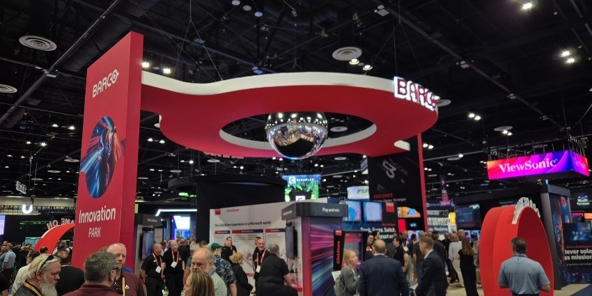 Redefining Facility Management: Intelligent Conversational Agents Transform Smart Spaces 1 Redefining Facility Management: Intelligent Conversational Agents Transform Smart Spaces